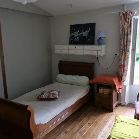 La Du Moulin De La Bleure Guest house